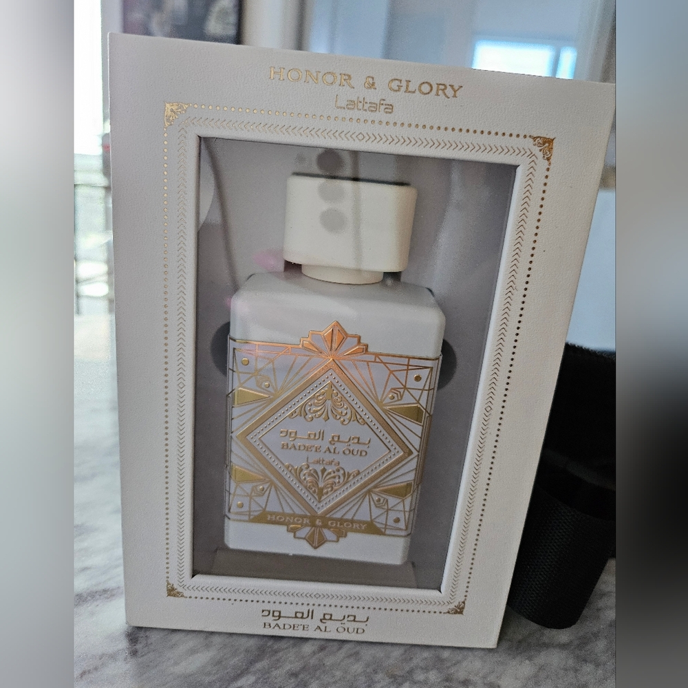 Badee Al Oud Perfume - White and Gold